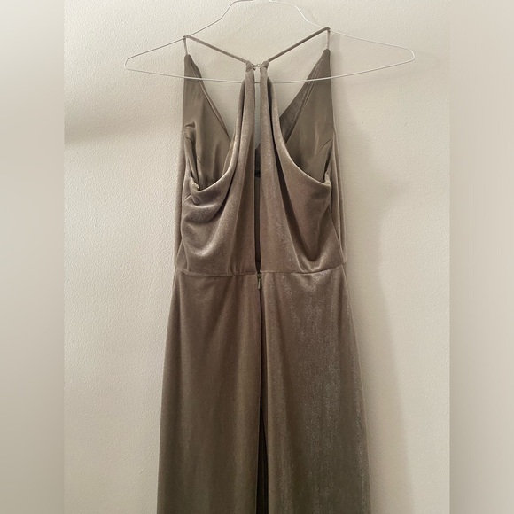 Jenny Yoo Jenny Yoo Sullivan Velvet Cowl Neck Gown Maxi in Sage size 00 - Picture 5 of 11